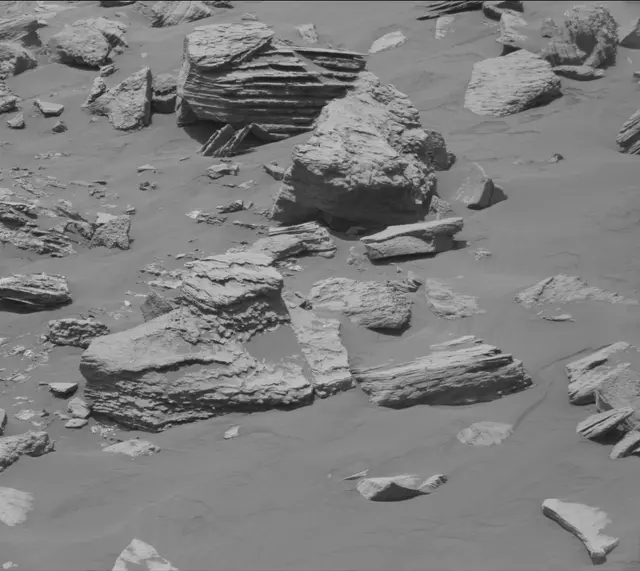 Sol 2658: Mast Camera (Mastcam)