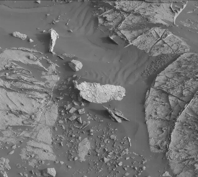 Sol 2659: Mast Camera (Mastcam)