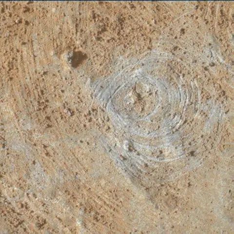 Sol 2660: Mars Hand Lens Imager (MAHLI)