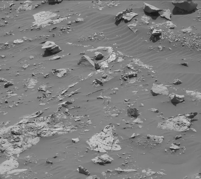 Sol 2661: Mast Camera (Mastcam)