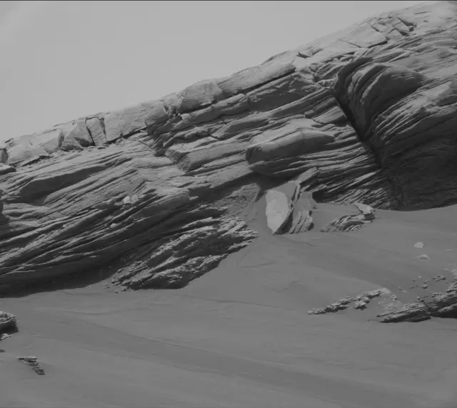 Sol 2663: Mast Camera (Mastcam)