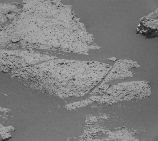 Sol 2663: Mast Camera (Mastcam)