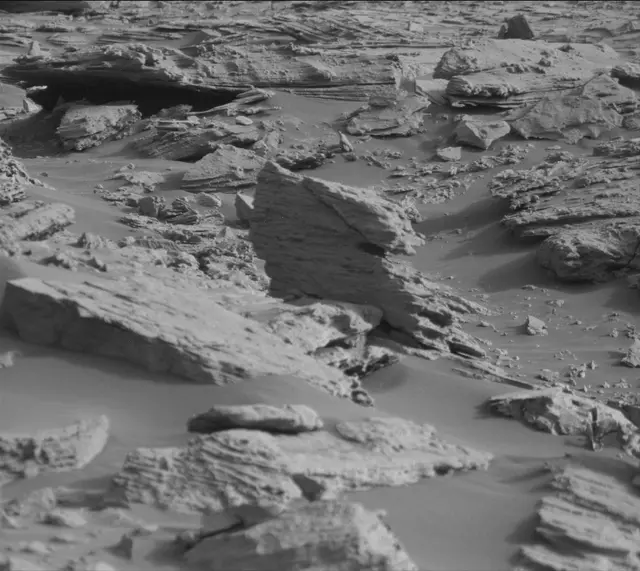 Sol 2663: Mast Camera (Mastcam)