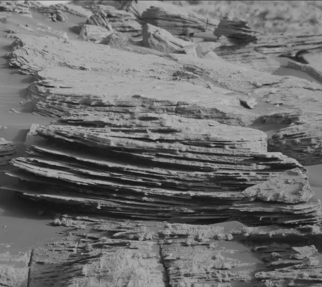 Sol 2663: Mast Camera (Mastcam)