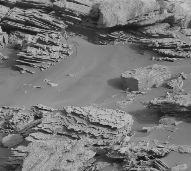 Sol 2663: Mast Camera (Mastcam)