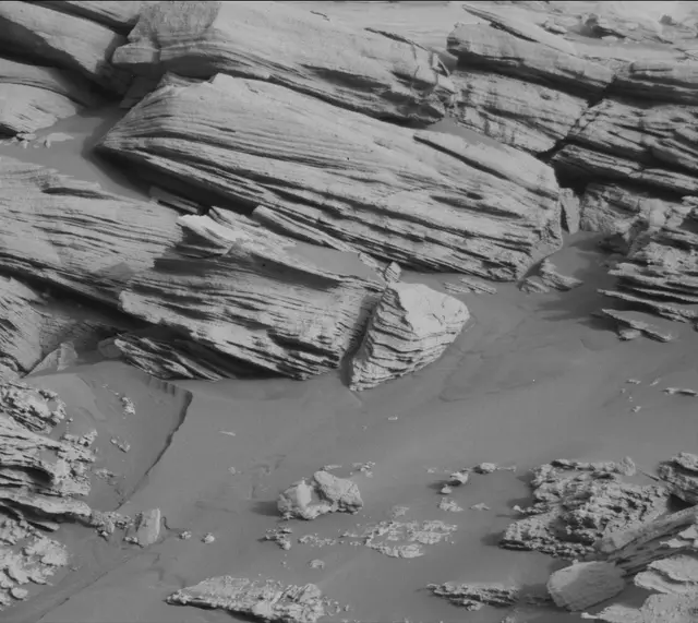 Sol 2663: Mast Camera (Mastcam)