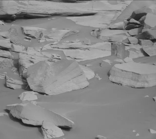 Sol 2663: Mast Camera (Mastcam)