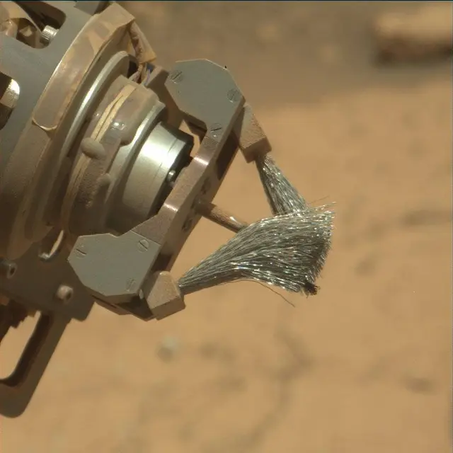 Sol 2665: Mast Camera (Mastcam)