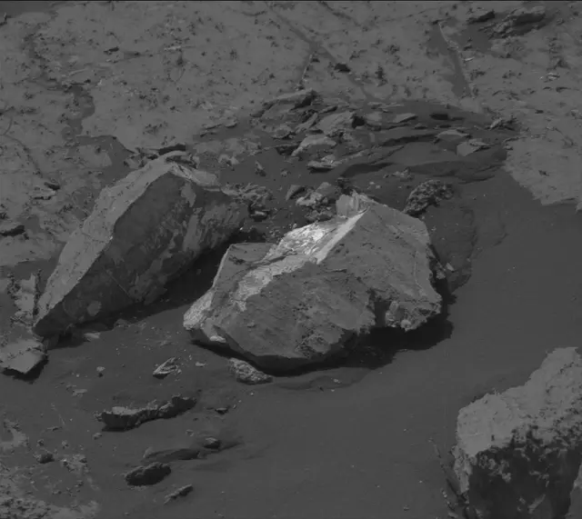 Sol 2665: Mast Camera (Mastcam)