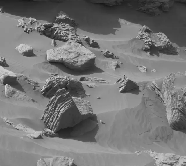 Sol 2665: Mast Camera (Mastcam)