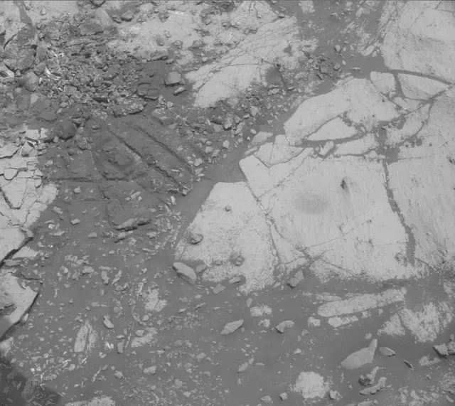 Sol 2666: Mast Camera (Mastcam)