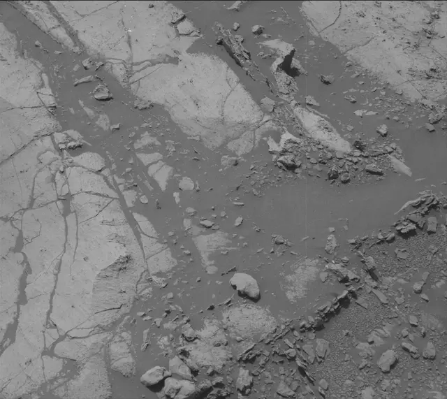 Sol 2668: Mast Camera (Mastcam)