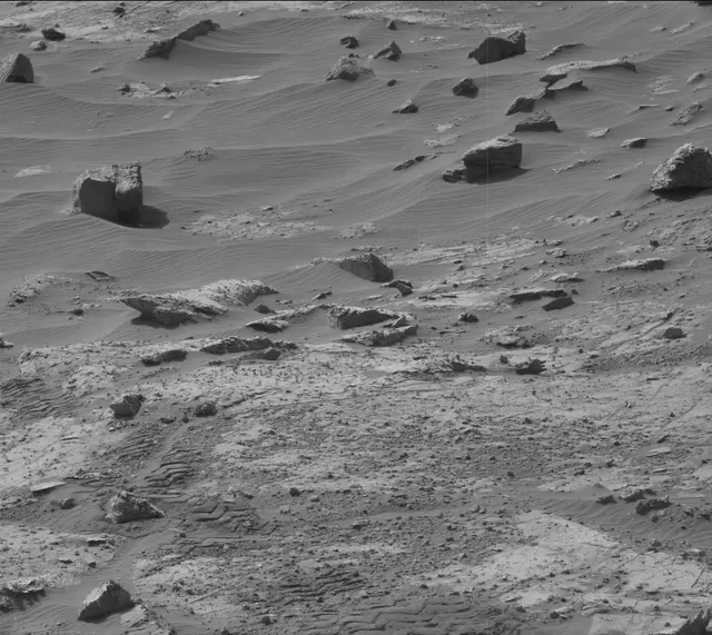 Sol 2671: Mast Camera (Mastcam)