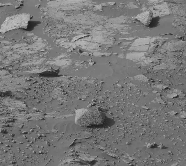 Sol 2671: Mast Camera (Mastcam)