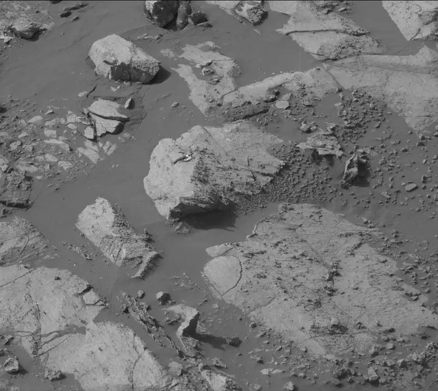 Sol 2671: Mast Camera (Mastcam)