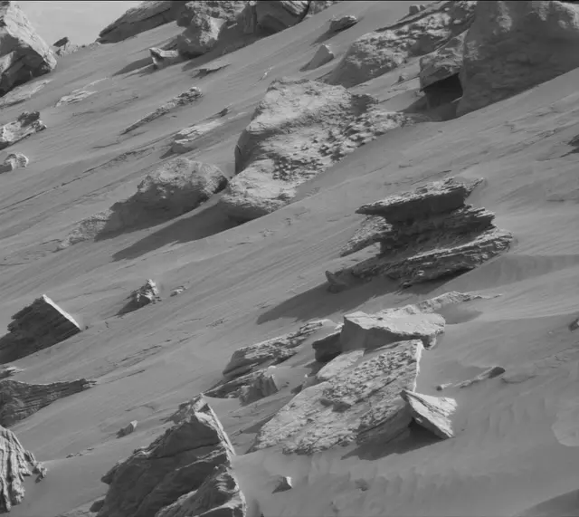 Sol 2671: Mast Camera (Mastcam)