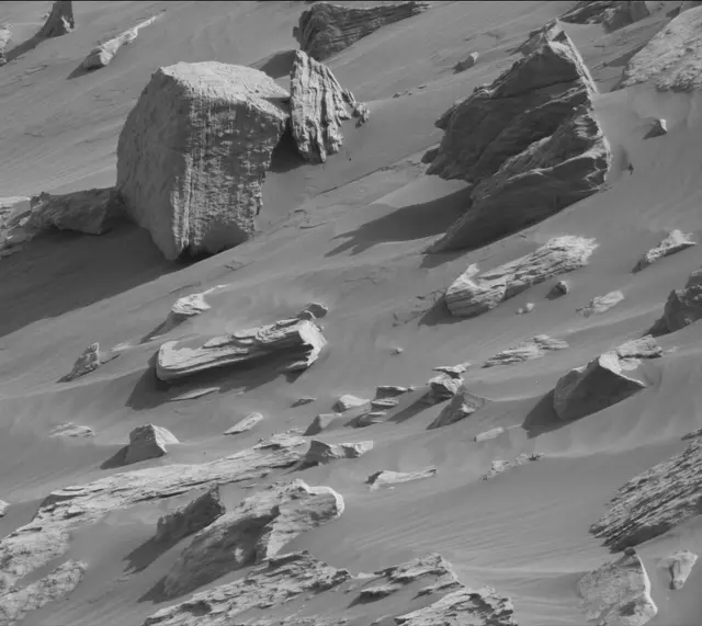 Sol 2671: Mast Camera (Mastcam)