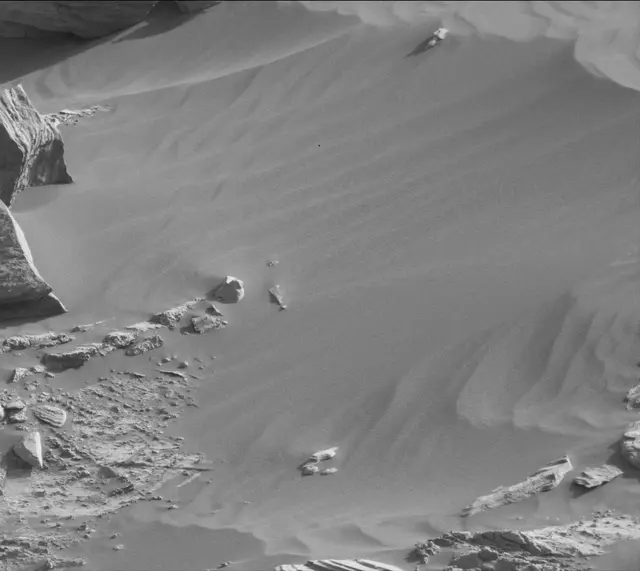 Sol 2679: Mast Camera (Mastcam)