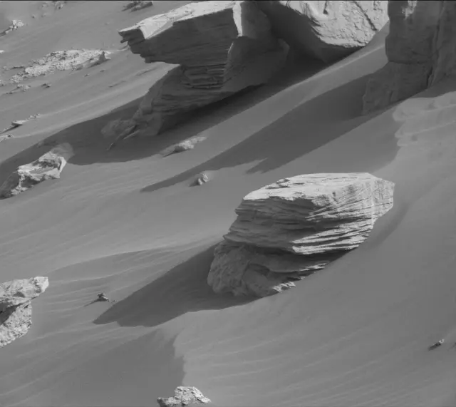 Sol 2679: Mast Camera (Mastcam)