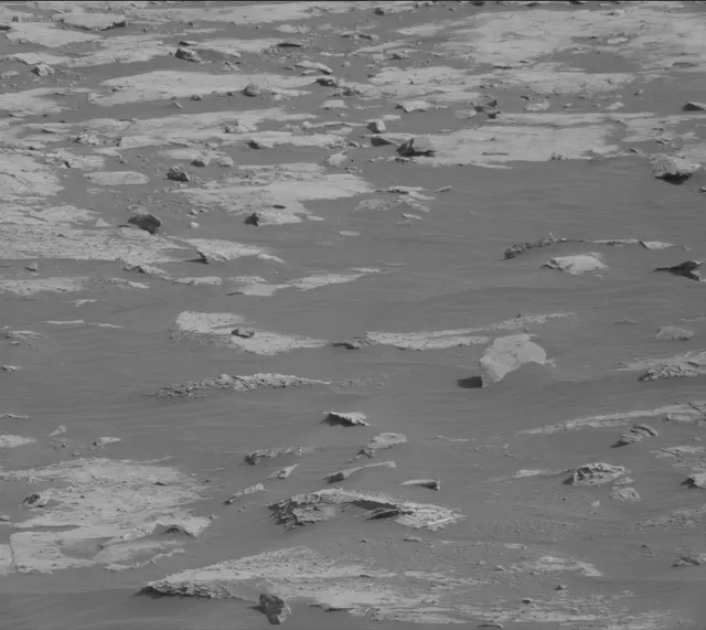 Sol 2679: Mast Camera (Mastcam)