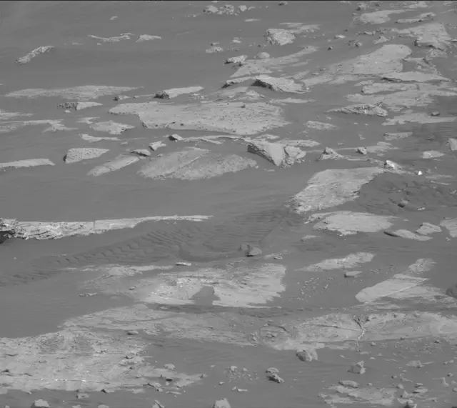 Sol 2679: Mast Camera (Mastcam)