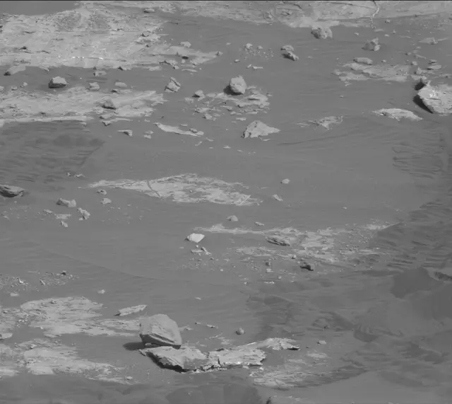 Sol 2679: Mast Camera (Mastcam)