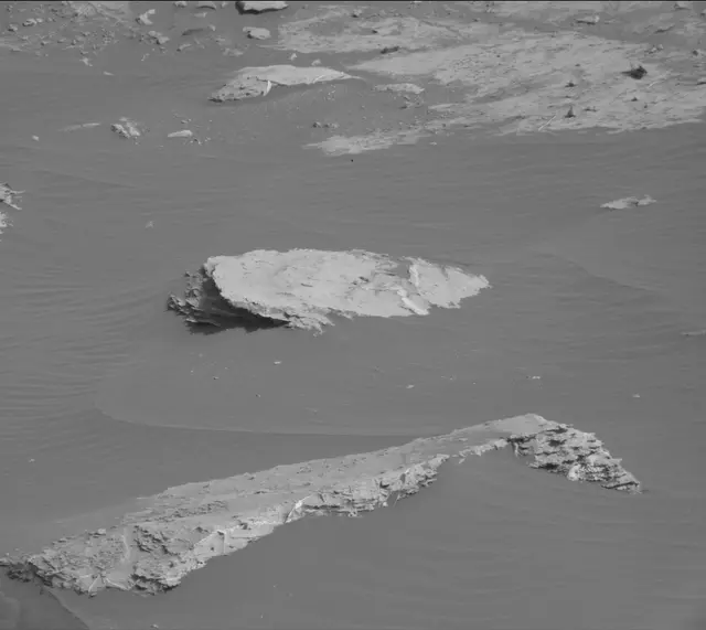 Sol 2679: Mast Camera (Mastcam)