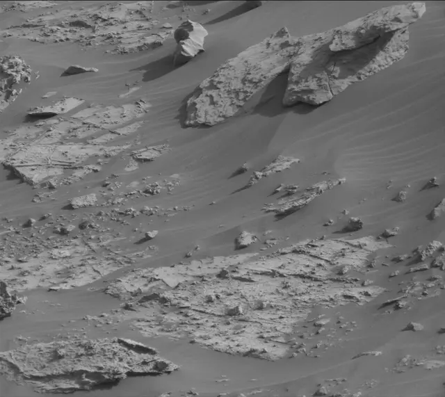Sol 2679: Mast Camera (Mastcam)