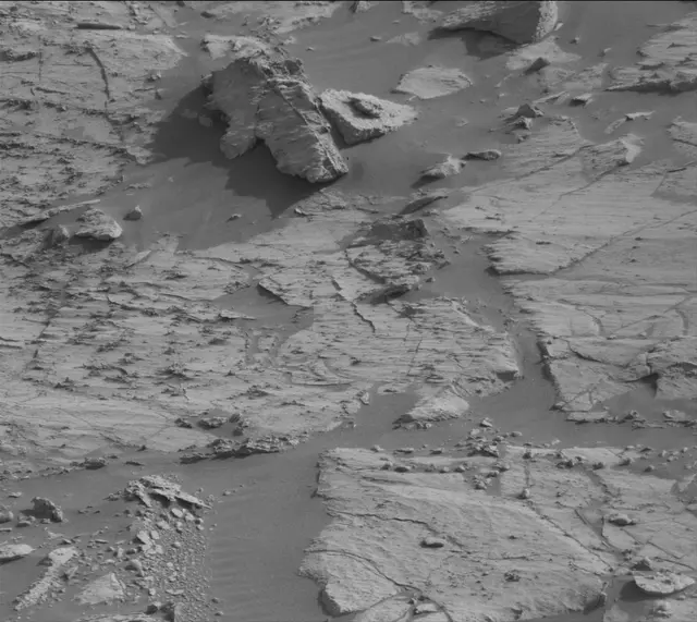 Sol 2679: Mast Camera (Mastcam)