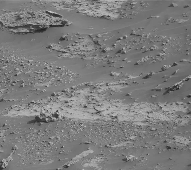 Sol 2679: Mast Camera (Mastcam)