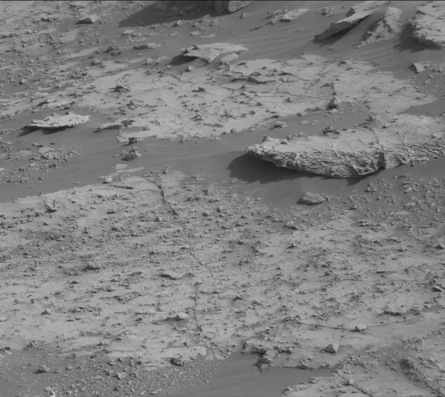 Sol 2679: Mast Camera (Mastcam)