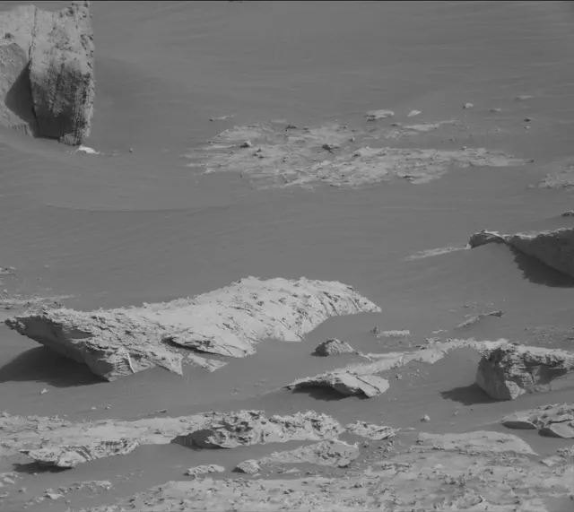 Sol 2679: Mast Camera (Mastcam)