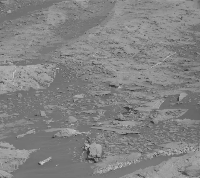 Sol 2679: Mast Camera (Mastcam)
