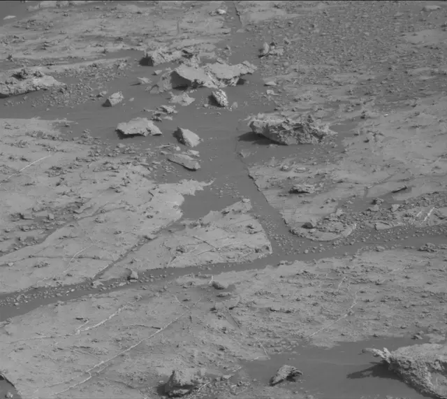 Sol 2679: Mast Camera (Mastcam)