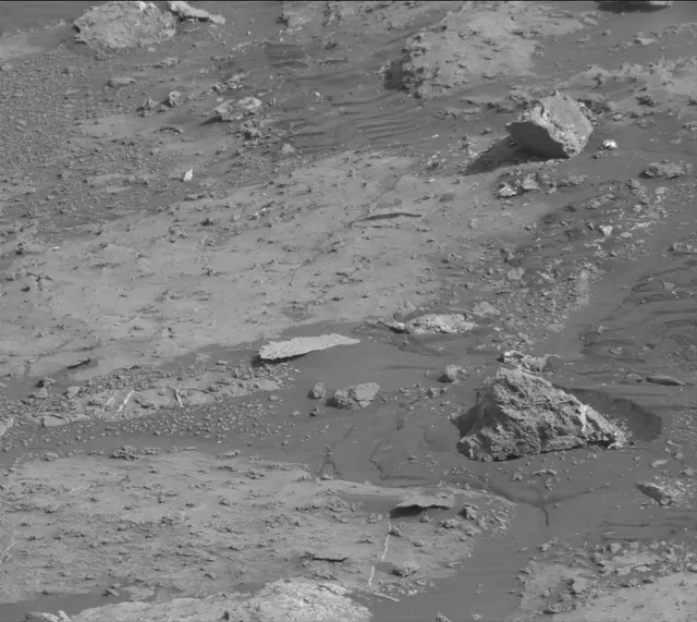 Sol 2679: Mast Camera (Mastcam)