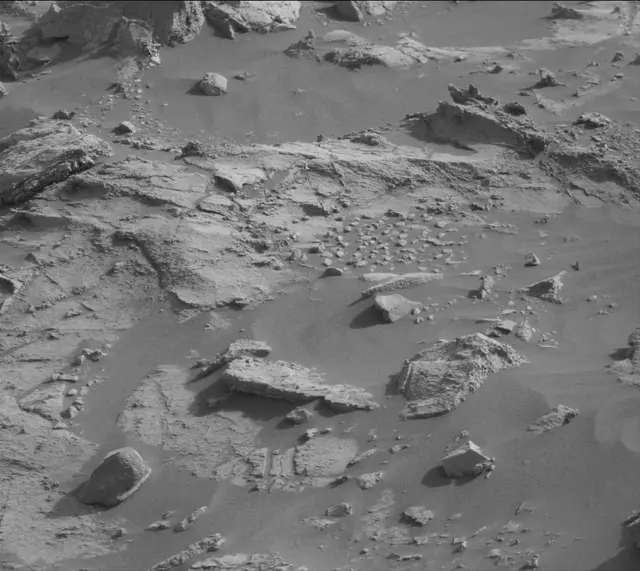 Sol 2679: Mast Camera (Mastcam)