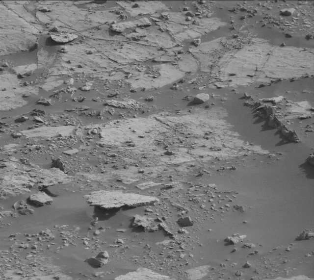 Sol 2679: Mast Camera (Mastcam)