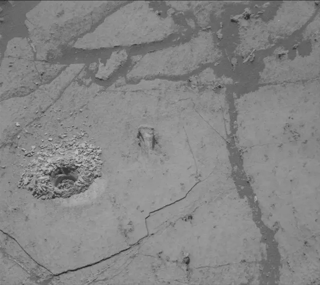 Sol 2679: Mast Camera (Mastcam)