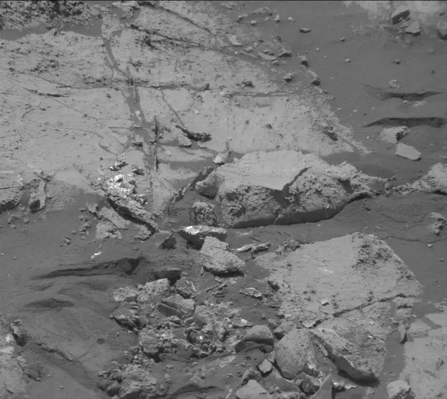 Sol 2680: Mast Camera (Mastcam)