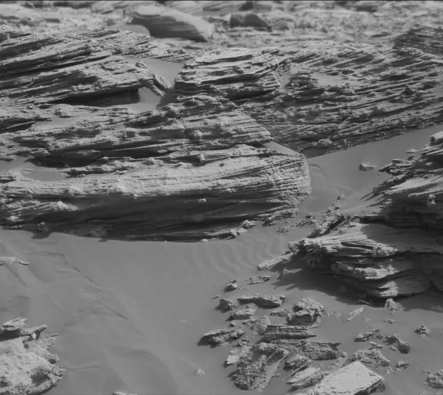 Sol 2684: Mast Camera (Mastcam)