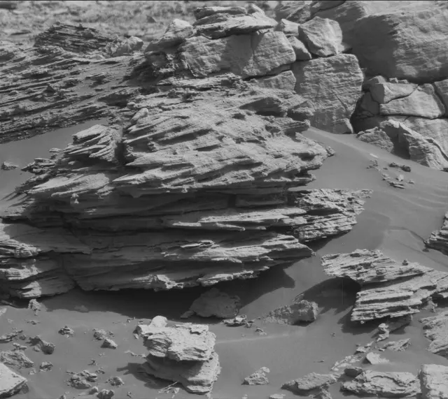 Sol 2684: Mast Camera (Mastcam)