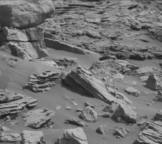 Sol 2684: Mast Camera (Mastcam)