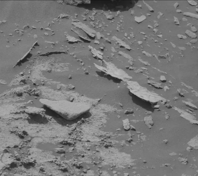 Sol 2686: Mast Camera (Mastcam)