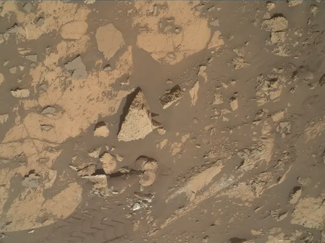 Sol 2687: Mars Hand Lens Imager (MAHLI)
