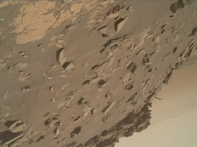 Sol 2687: Mars Hand Lens Imager (MAHLI)