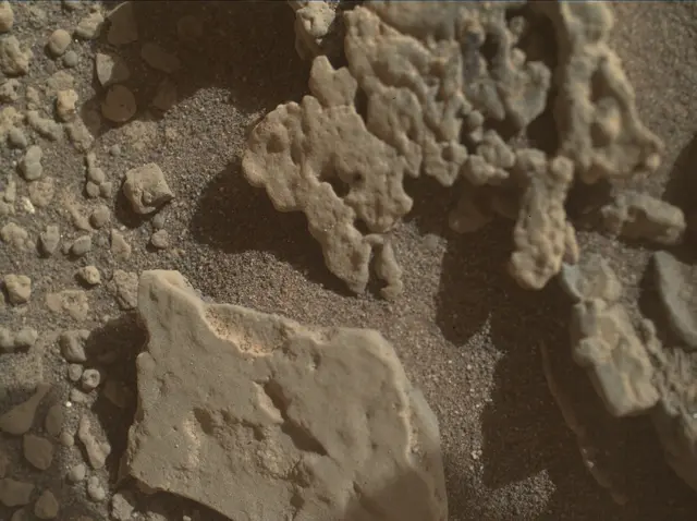 Sol 2687: Mars Hand Lens Imager (MAHLI)