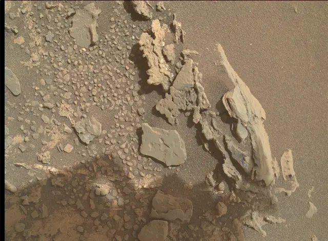 Sol 2690: Mars Hand Lens Imager (MAHLI)