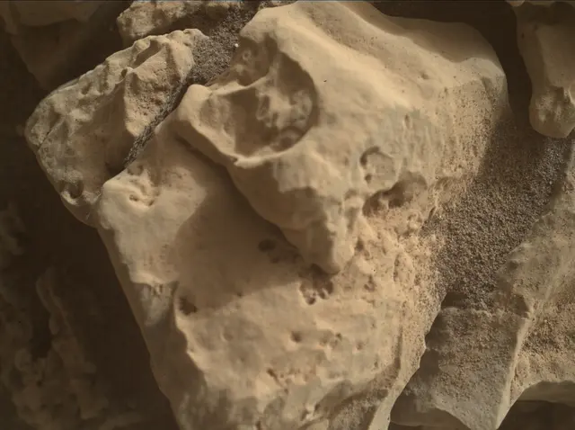 Sol 2690: Mars Hand Lens Imager (MAHLI)