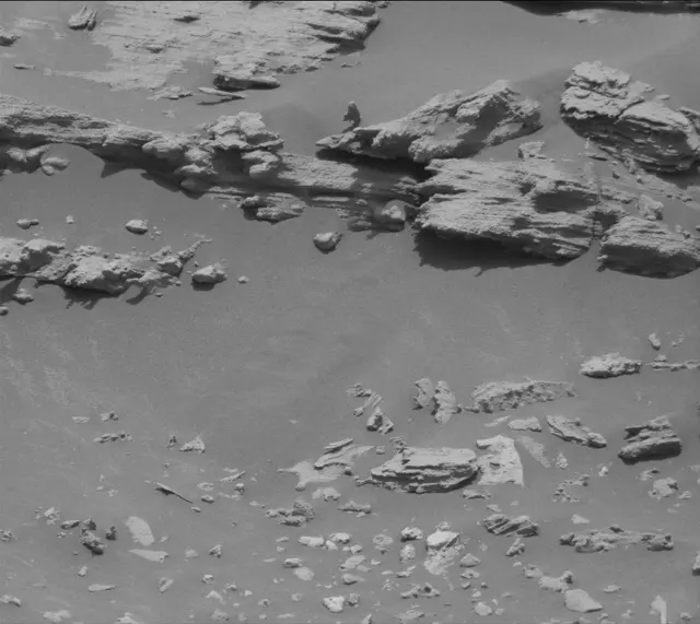 Sol 2692: Mast Camera (Mastcam)