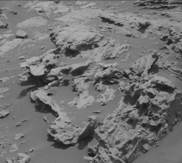 Sol 2692: Mast Camera (Mastcam)